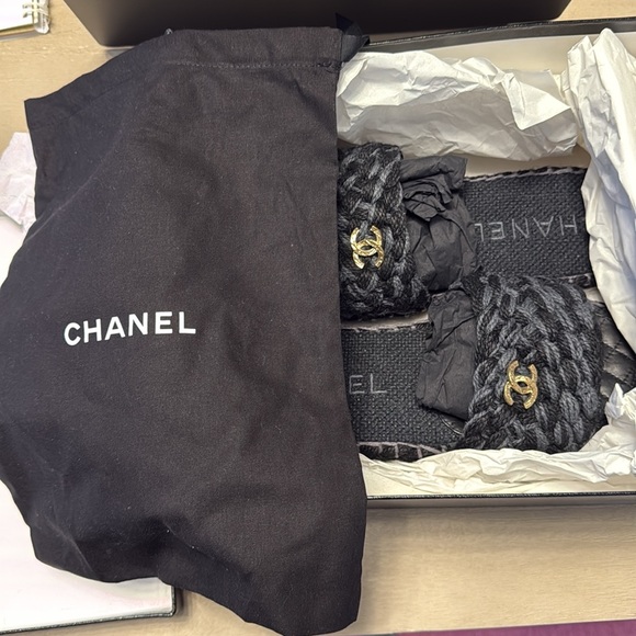 Chanel Mules, Corde Tressee - Black and Gold Slide Sandals with Woven Texture - Picture 6 of 8